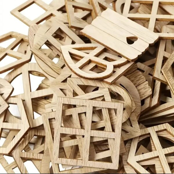 Pièces de découpes en bois miniatures